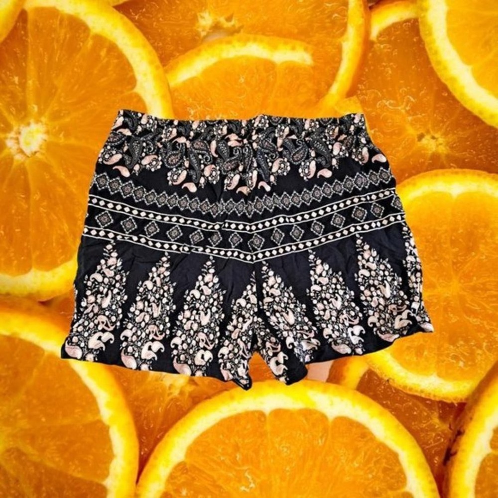 Breeze Ever Shorts With Tan‎ Designs Size M - Picture 3 of 3